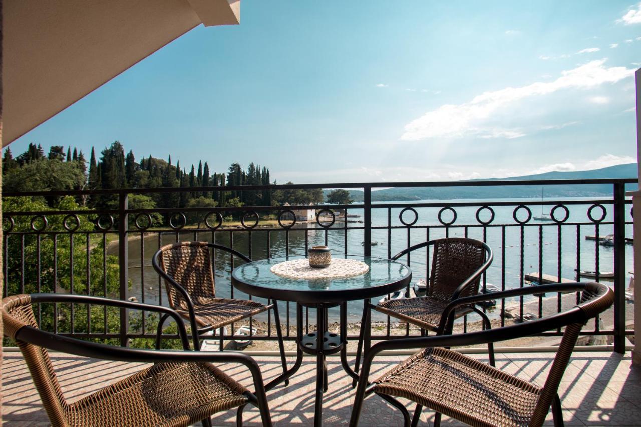 Apartments Lungomare Tivat Exterior foto